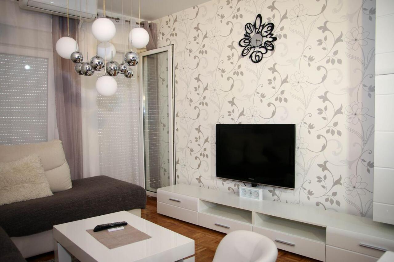 Madea Apartments Нови-Сад Экстерьер фото